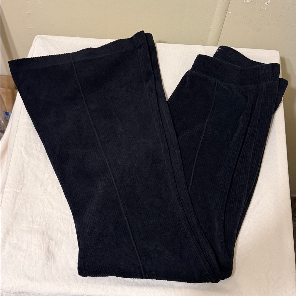 Aerie WOMENS  Black Corduroy Short Court Flare Pants - Picture 3 of 10